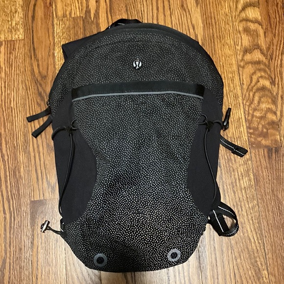 lululemon athletica Handbags - NWOT - Lululemon Run All Day Backpack (reflective)